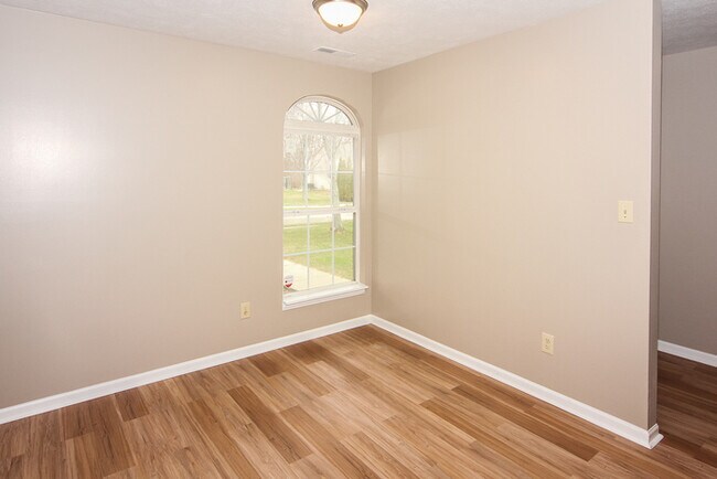 Foto del edificio - 3 Bedroom in Pike Township