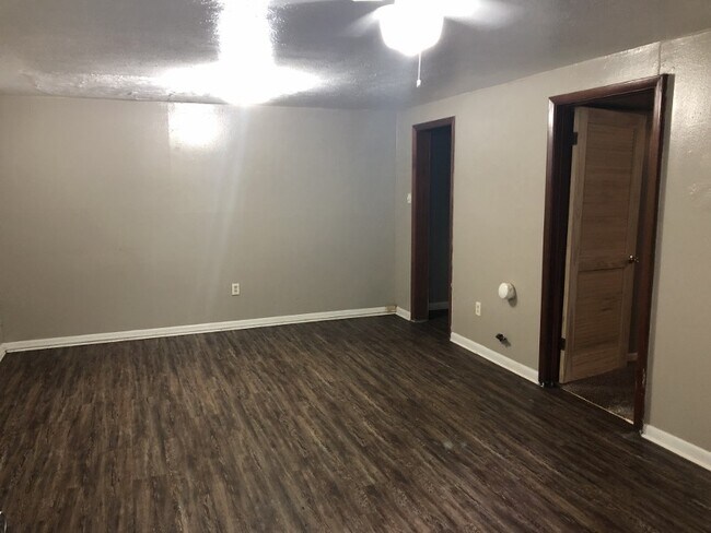 Foto del edificio - 821 Edgewood St