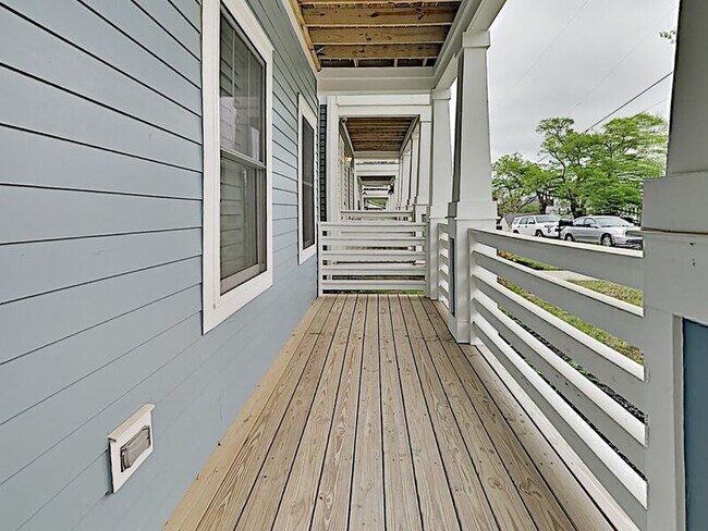 Foto del edificio - 2302 Batavia St