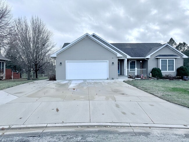 Foto del edificio - 5 Bed 3 Bath House in Waverly, IA
