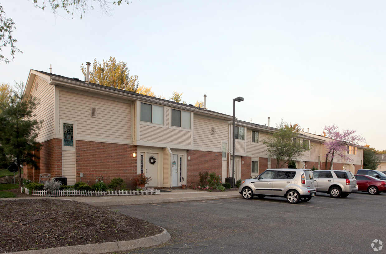 Primary Photo - Channelwood Village - Gardens / Townhouses