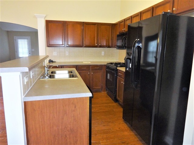 Building Photo - 301 Summerstone Court