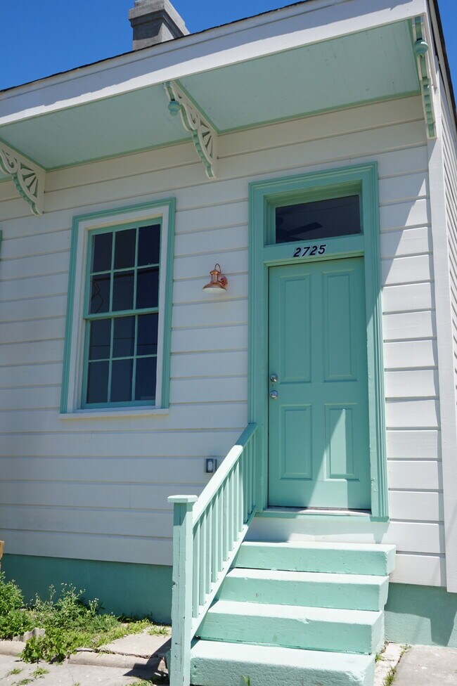 Foto del edificio - 2725 Iberville St