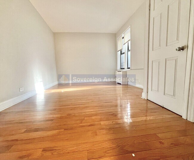 Foto del edificio - 106 Fort Washington Avenue