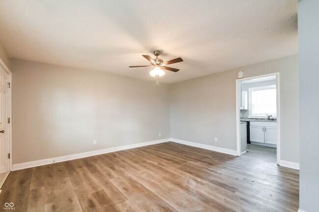 Foto del edificio - 4917 Barlow Dr