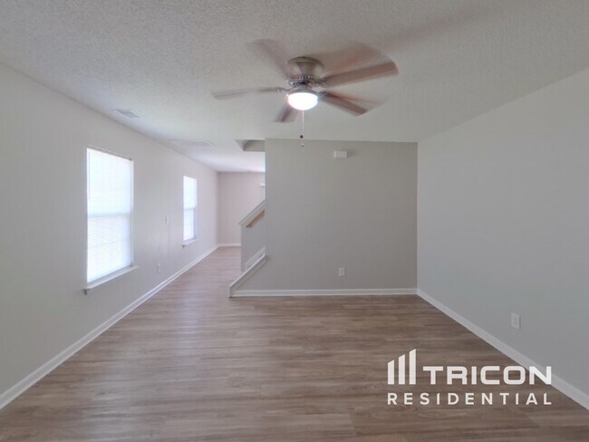 Foto del edificio - 130 Honey Tree Rd