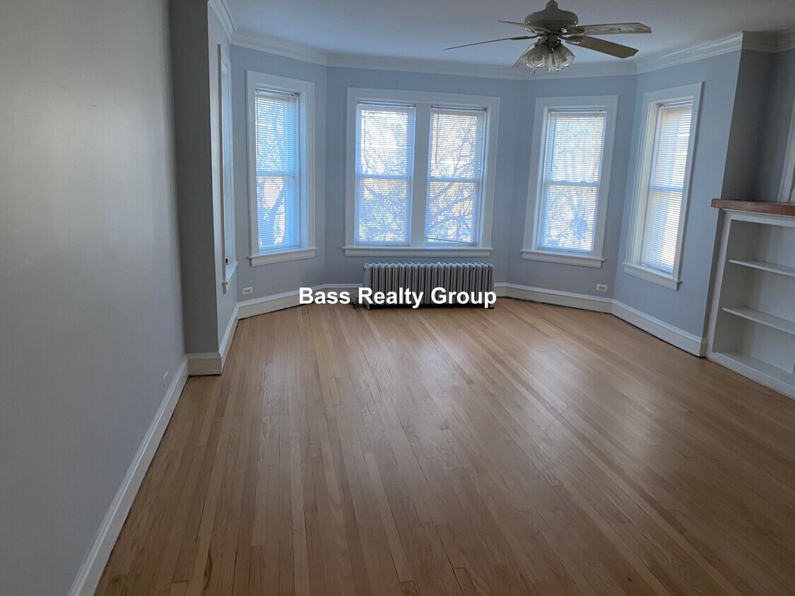Primary Photo - 2115 W Arthur Ave
