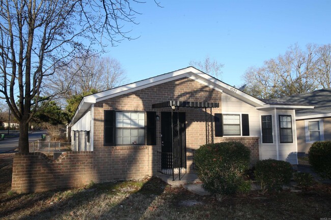 Building Photo - 4222 Zion St