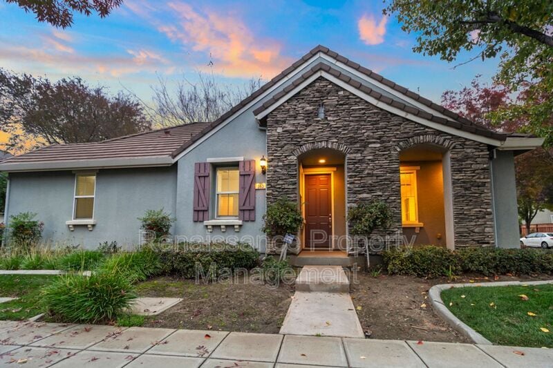 Foto principal - 363 W Viento St