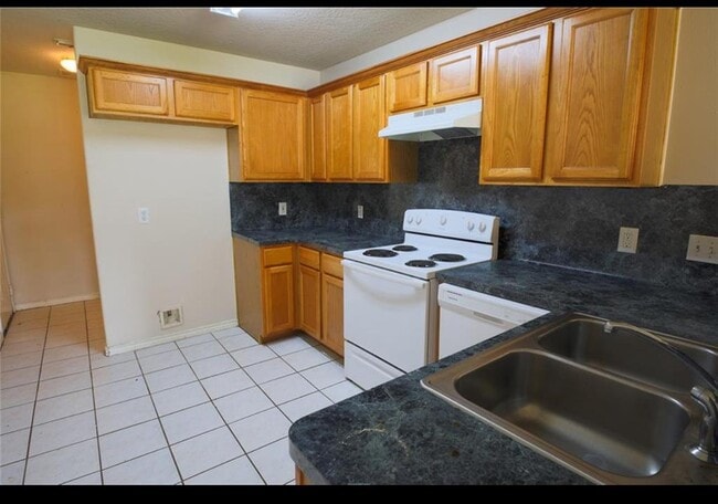 Building Photo - 11827 Cape Hyannis Dr