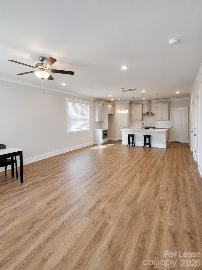 Foto del edificio - 4638 Dogwood Pl