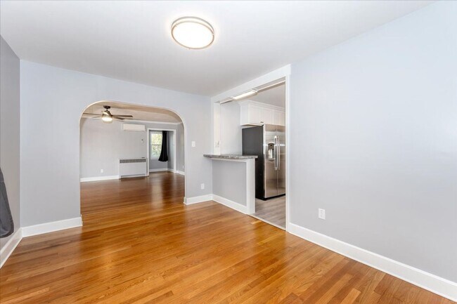 Foto del edificio - 116-118 Linden Avenue