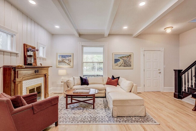 Foto del edificio - 2105 S Fillmore St