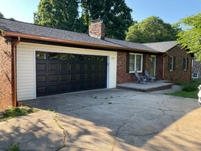 Building Photo - 3070 Brady Hoffman Rd