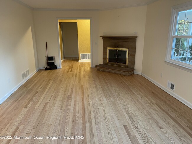 Building Photo - 2215 Ramshorn Dr