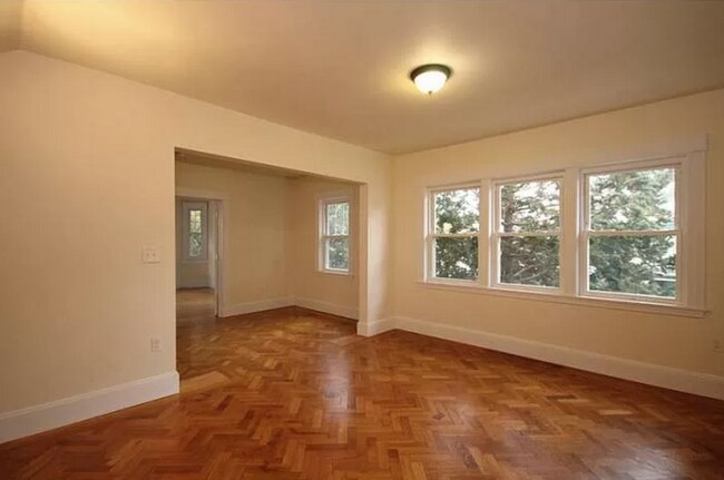 Building Photo - 345s