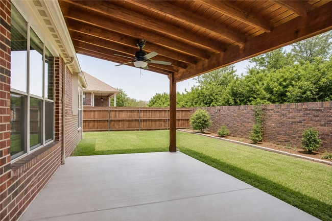 Building Photo - 15832 Coyote Hill Dr