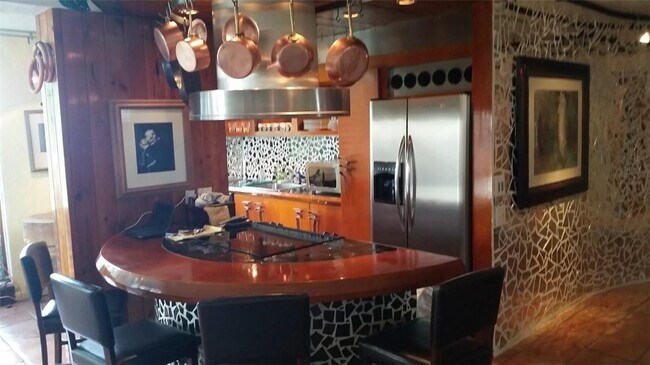 Building Photo - 3013 Harbor Dr