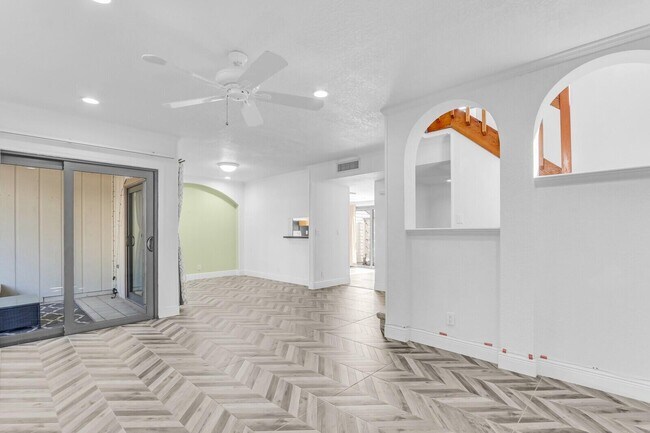 Foto del edificio - 113 Sherwood Cir