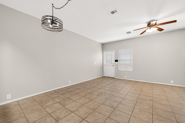 Foto del edificio - 16855 Mammoth Springs Dr