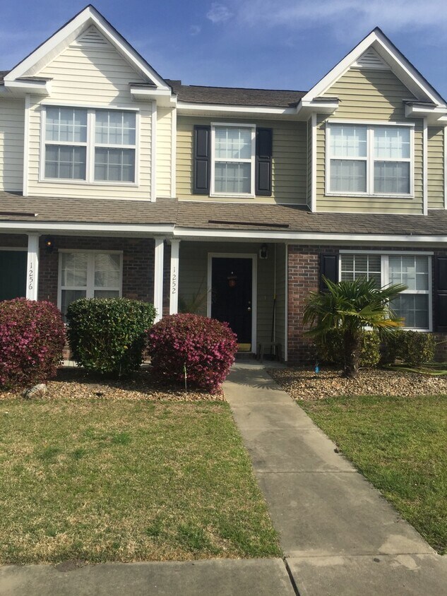 Primary Photo - Sawgrass East
