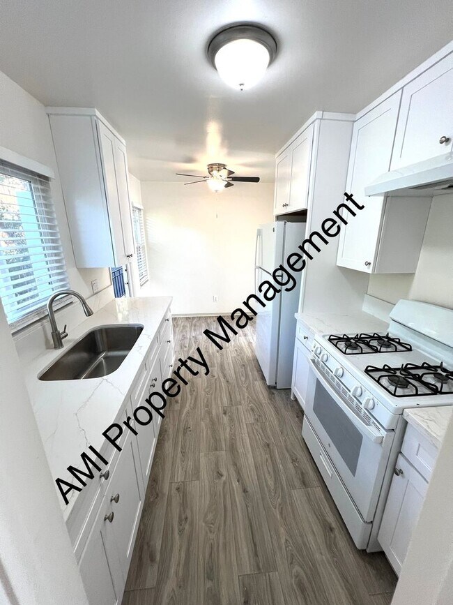 Building Photo - 7880 Quince St
