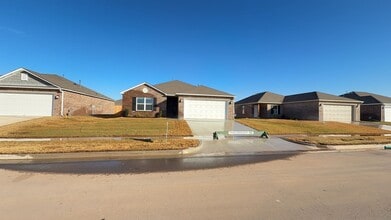 Building Photo - 8607 E 164th St