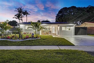 Building Photo - 4711 SW 42nd Terrace