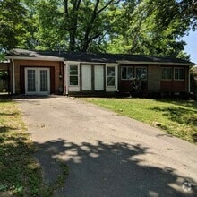 Building Photo - 1709 D Ville Dr