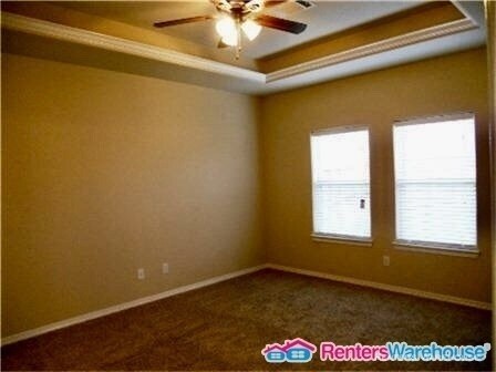 Building Photo - 18310 Hillingdon Ln