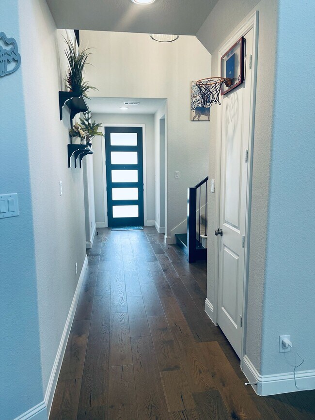 Foto del edificio - 15583 Crape Myrtle Rd