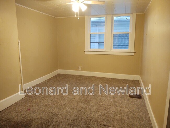 Foto del edificio - 1330 Maple Ave