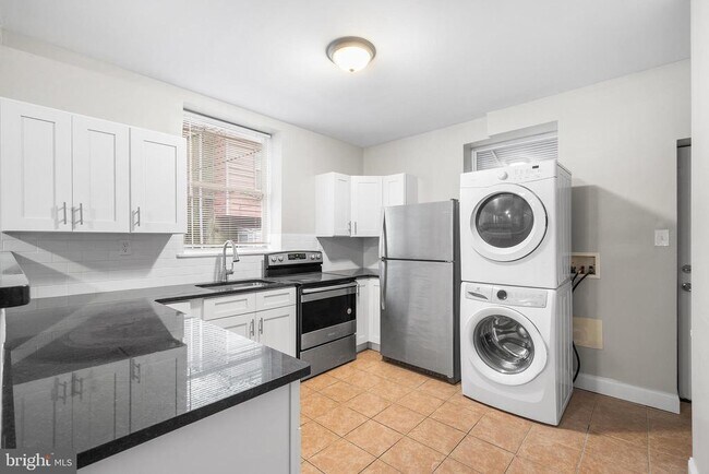 Foto del edificio - 1240 S 56th St