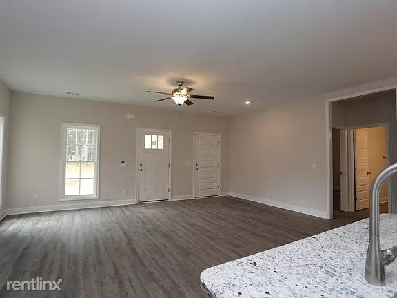 Foto del edificio - 4 br, 2 bath House - 204 Zetterower Rd