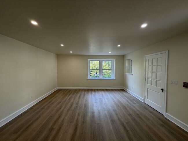 Foto del edificio - 1651 W Grange Ave