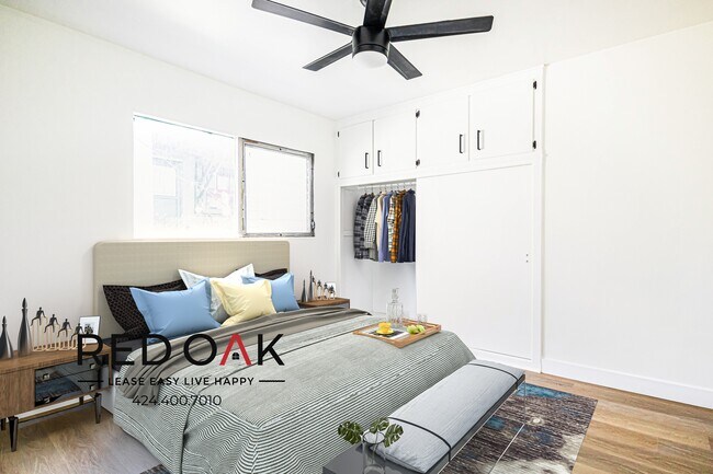Building Photo - Fantastic Bright and Spacious Completely R...