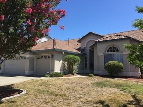 Building Photo - 1810 Paseo Penasco