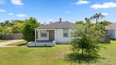 Building Photo - 310 N Bonita Ave