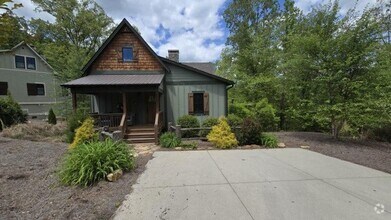 Building Photo - 679 River Club Dr