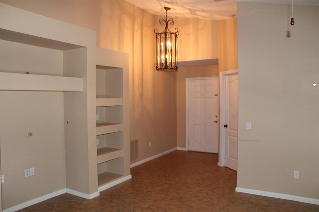 Building Photo - 433 Misty Oaks Run