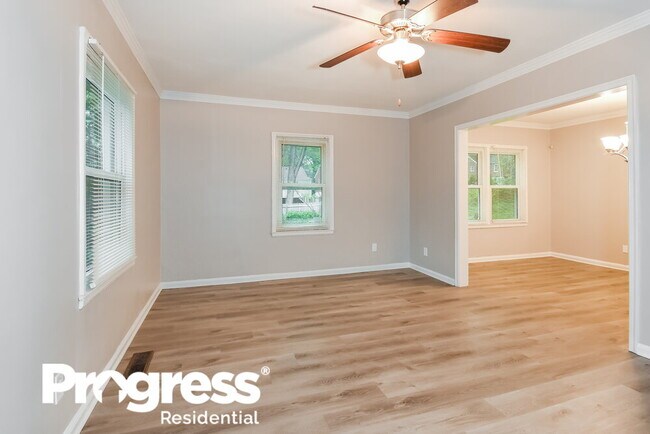 Building Photo - 826 Pinehurst Terrace SW
