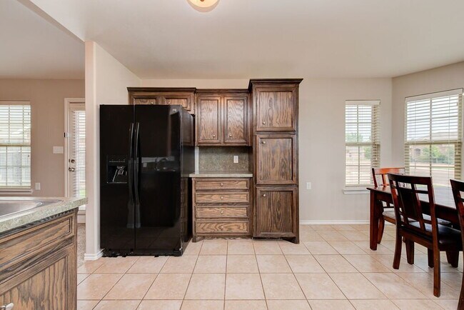 Foto del edificio - Spacious 4-Bedroom Gem in North Lubbock