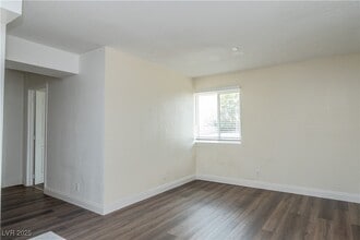 Building Photo - 25 Gold Bar Ct