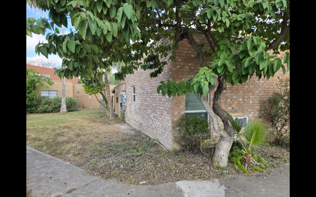 Building Photo - 301 Bolivar Ave