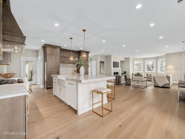 Foto del edificio - 608 W 55th St
