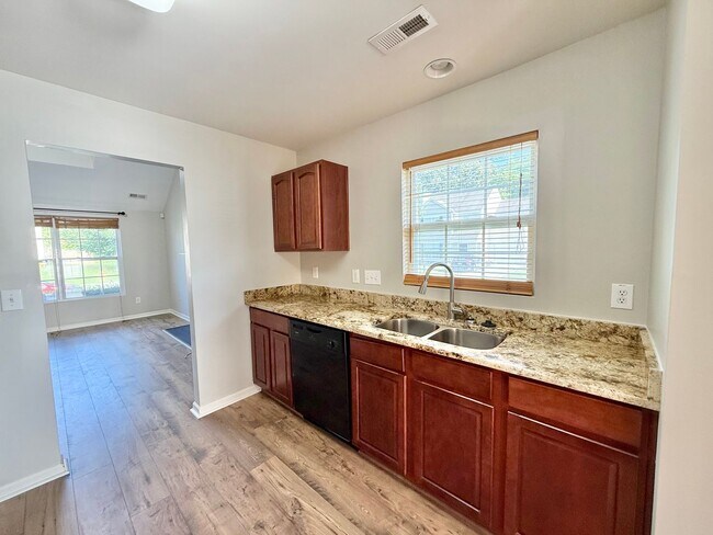 Foto del edificio - Charming 3BD, 3.5BA Raleigh Home Situated ...