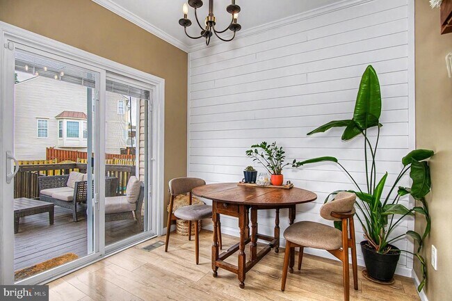 Foto del edificio - 510 Lilac Terrace NE