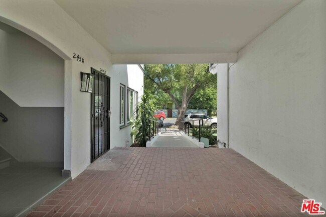Foto del edificio - 2452 W 18th St