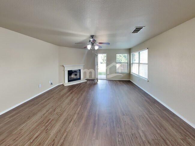 Building Photo - 3917 Cane River Rd