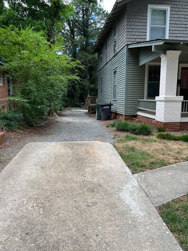 Foto del edificio - Historic Neighborhood - 3 BR / 1.5 BA